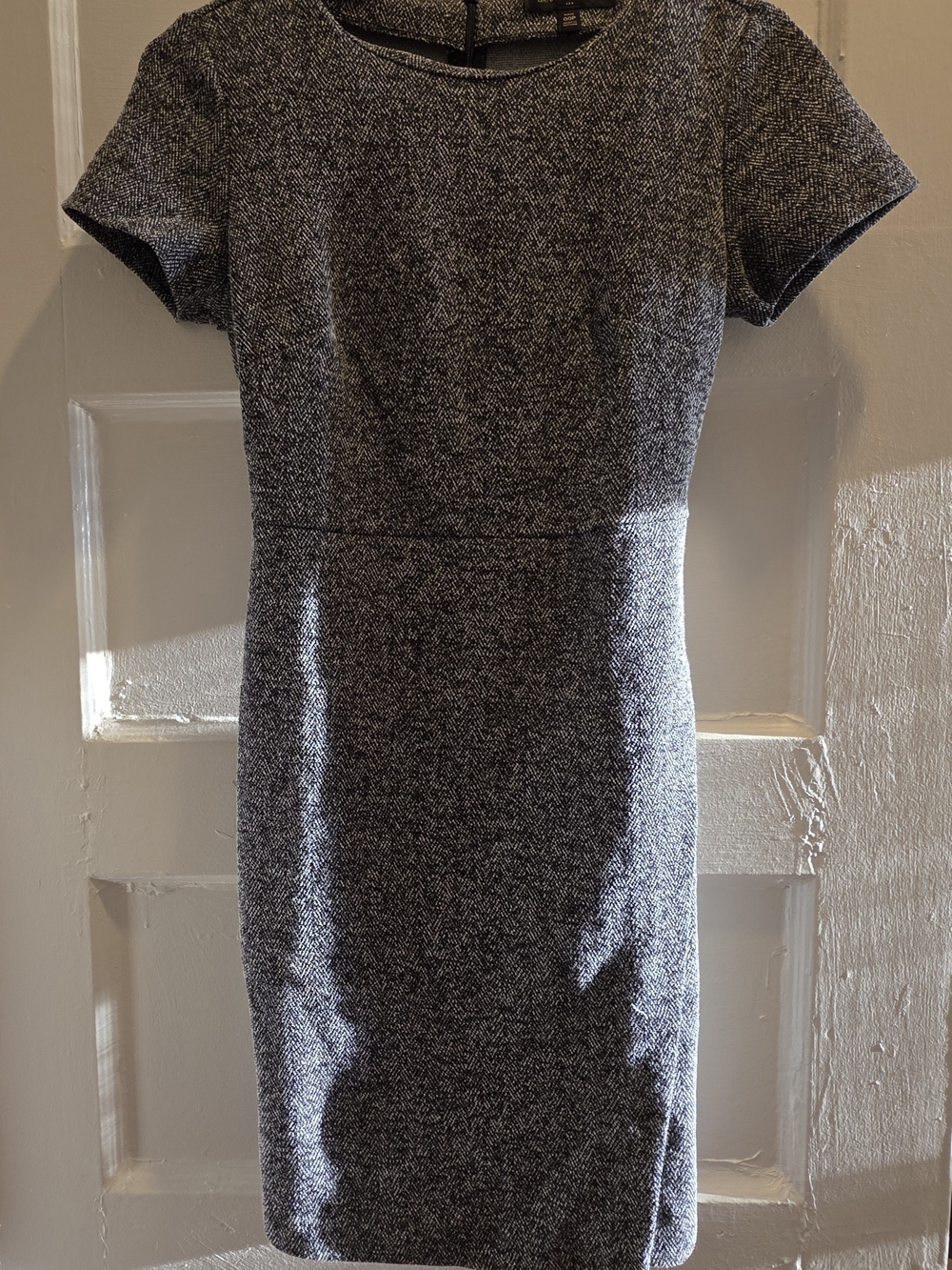 Banana Republic Gray Short-Sleeve Sheath Dress